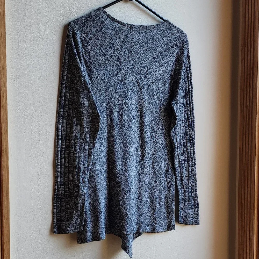 89th & Madison Gray Angled/Ribbed Scoop Neck Jersey Size Medium